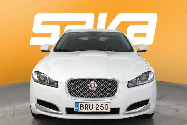 Valkoinen Farmari, Jaguar XF – BRU-250