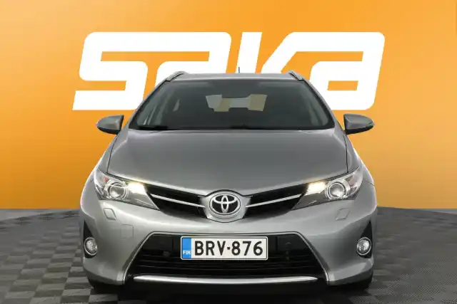 Harmaa Farmari, Toyota Auris – BRV-876