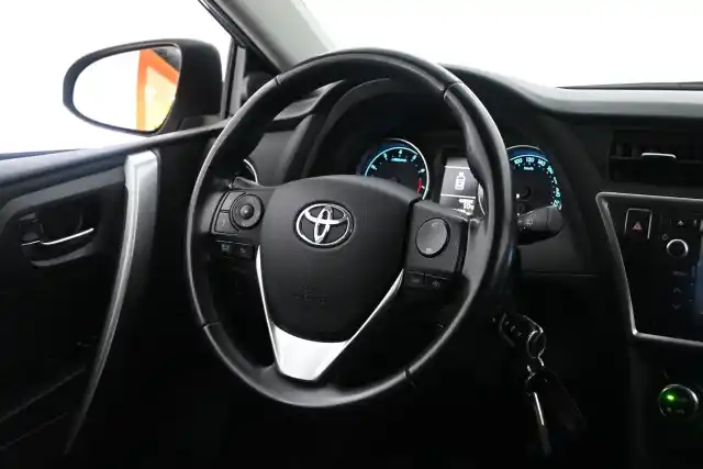 Harmaa Farmari, Toyota Auris – BRV-876