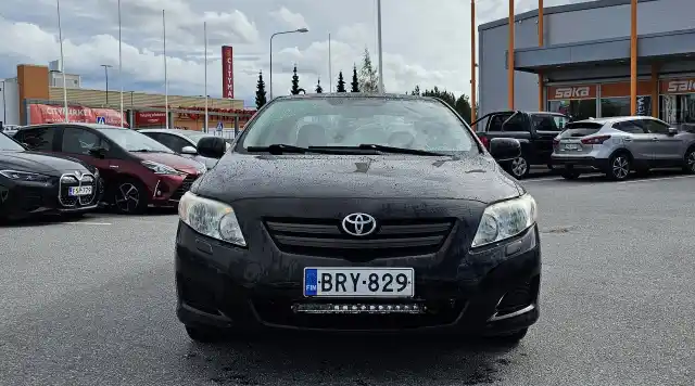 Musta Sedan, Toyota Corolla – BRY-829