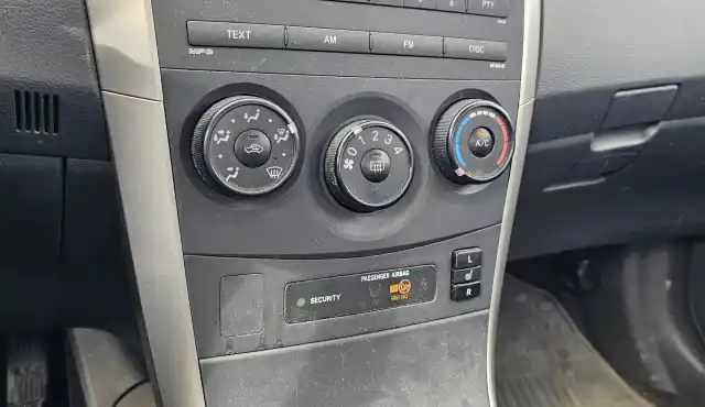 Musta Sedan, Toyota Corolla – BRY-829