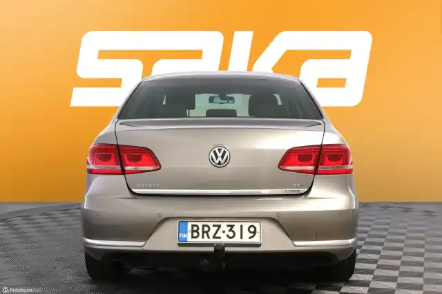 Ruskea (beige) Sedan, Volkswagen Passat – BRZ-319