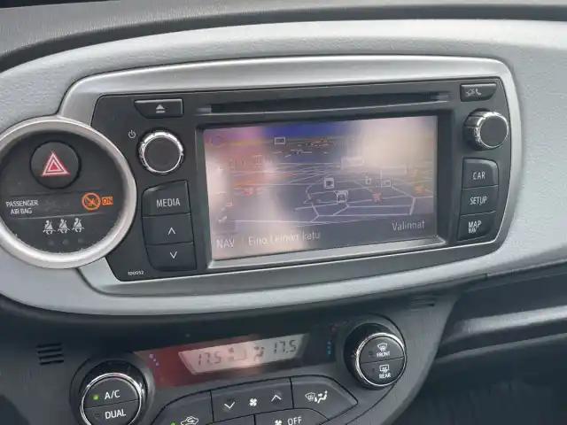 Harmaa Viistoperä, Toyota Yaris – BRZ-532