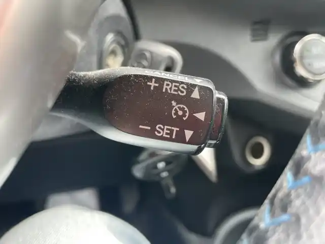 Harmaa Viistoperä, Toyota Yaris – BRZ-532