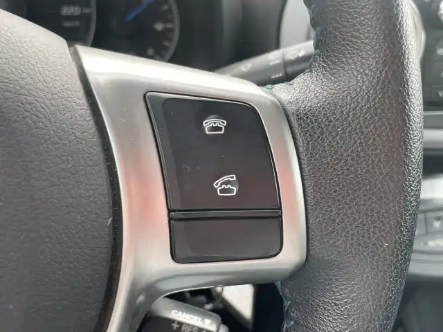 Harmaa Viistoperä, Toyota Yaris – BRZ-532