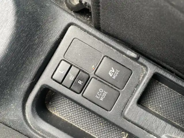 Harmaa Viistoperä, Toyota Yaris – BRZ-532
