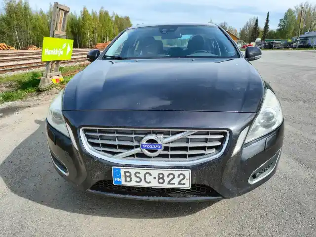 Musta Sedan, Volvo S60 – BSC-822
