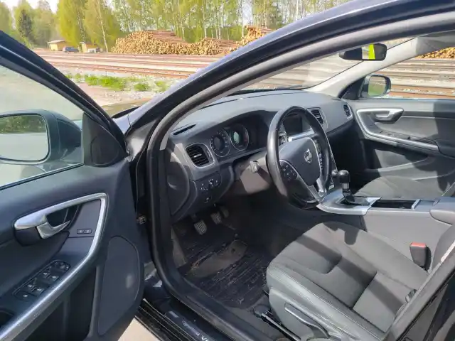 Musta Sedan, Volvo S60 – BSC-822