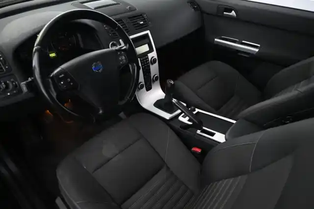 Musta Tila-auto, Volvo V50 – BSK-230