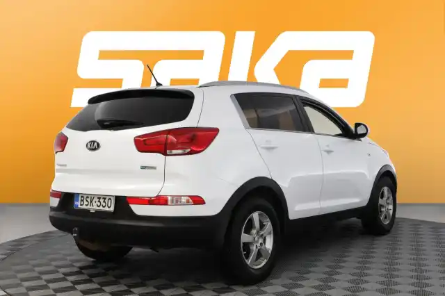 Valkoinen Maastoauto, Kia Sportage – BSK-330