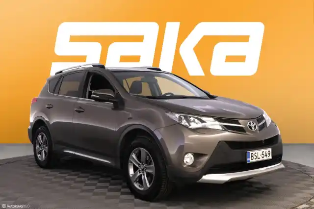 Ruskea Maastoauto, Toyota RAV4 – BSL-549