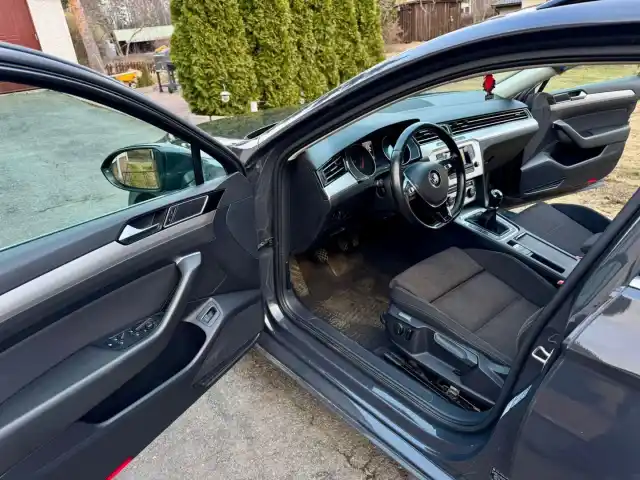 Harmaa Farmari, Volkswagen Passat – BSL-722