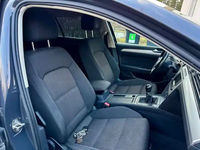 Harmaa Farmari, Volkswagen Passat – BSL-722
