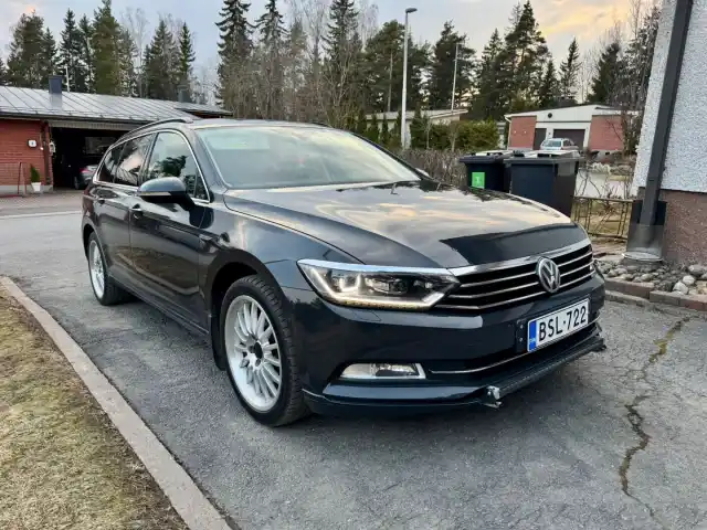 Harmaa Farmari, Volkswagen Passat – BSL-722