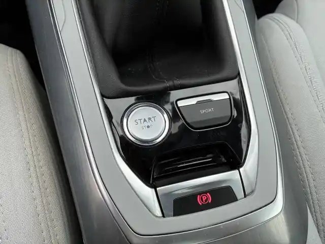 Sininen Viistoperä, Peugeot 308 – BSM-474