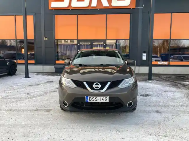 Ruskea (beige) Maastoauto, Nissan Qashqai – BSS-149