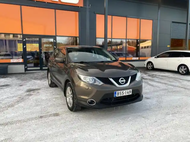 Ruskea (beige) Maastoauto, Nissan Qashqai – BSS-149