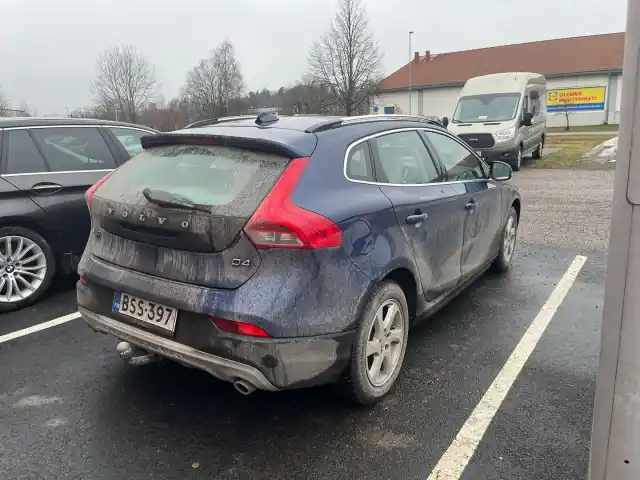 Sininen Viistoperä, Volvo V40 Cross Country – BSS-397