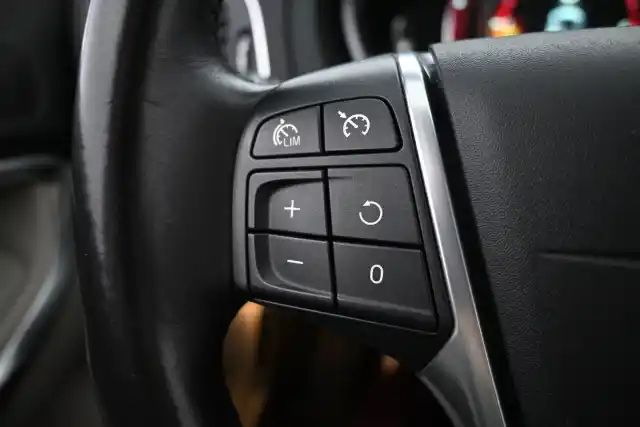 Sininen Viistoperä, Volvo V40 Cross Country – BSS-397