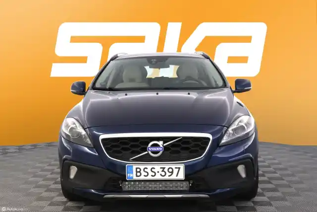 Sininen Viistoperä, Volvo V40 Cross Country – BSS-397