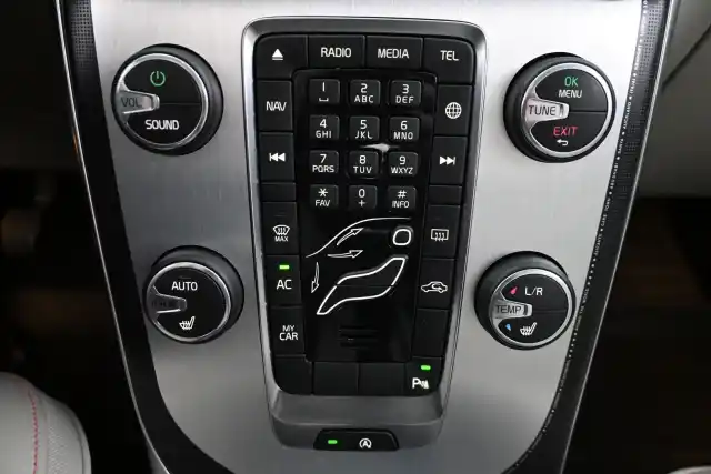 Sininen Viistoperä, Volvo V40 Cross Country – BSS-397
