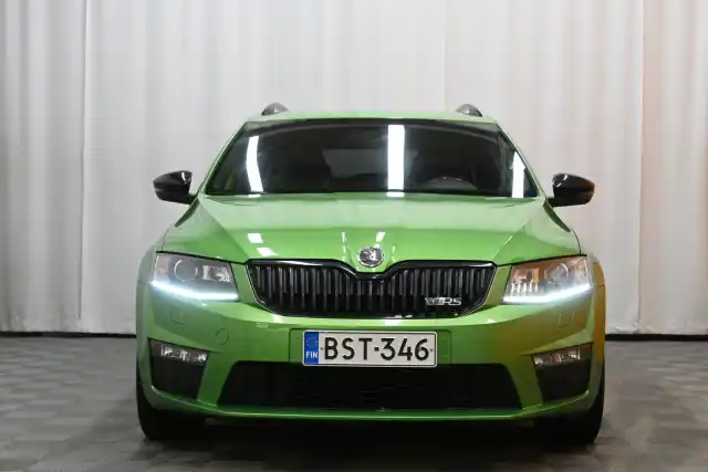 Vihreä Farmari, Skoda Octavia – BST-346