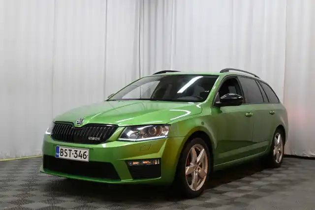 Vihreä Farmari, Skoda Octavia – BST-346