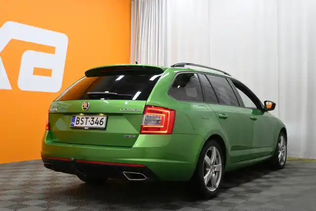 Vihreä Farmari, Skoda Octavia – BST-346