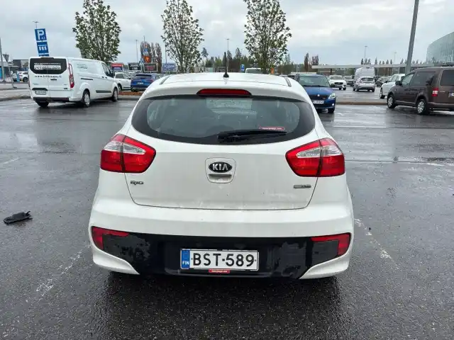 Valkoinen Viistoperä, Kia Rio – BST-589