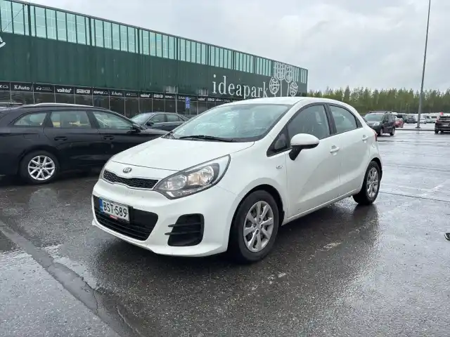 Valkoinen Viistoperä, Kia Rio – BST-589