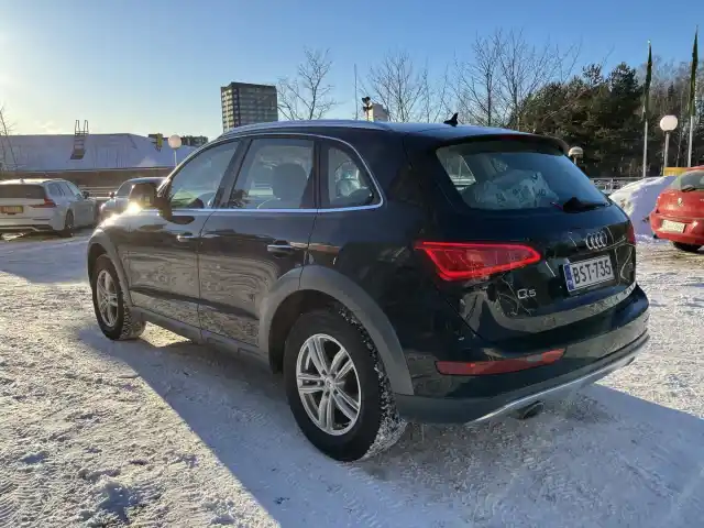 Musta Maastoauto, Audi Q5 – BST-735