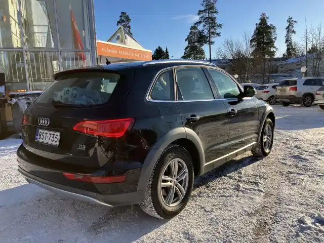 Musta Maastoauto, Audi Q5 – BST-735