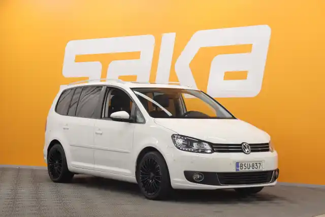 Valkoinen Tila-auto, Volkswagen Touran – BSU-837