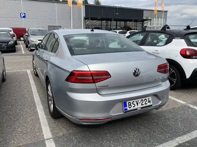 Hopea Sedan, Volkswagen Passat – BSV-224