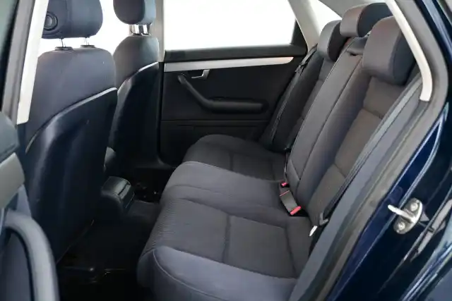 Sininen Sedan, Audi A4 – BSV-506