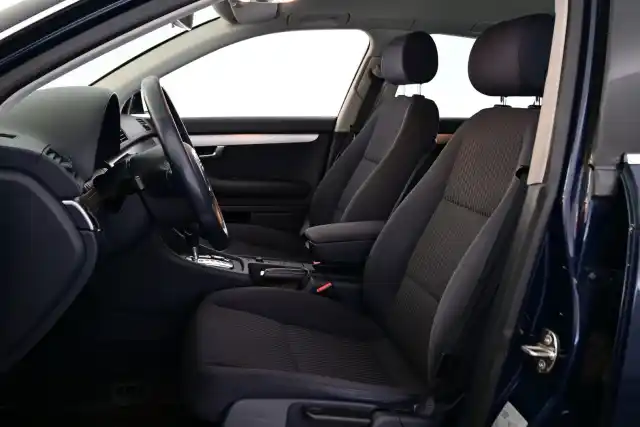 Sininen Sedan, Audi A4 – BSV-506