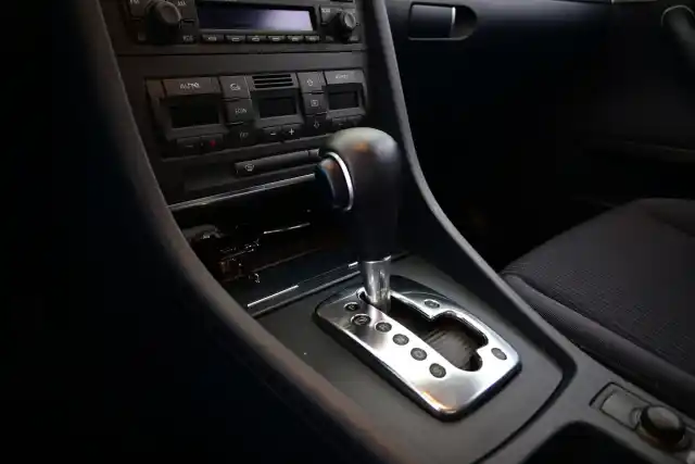 Sininen Sedan, Audi A4 – BSV-506