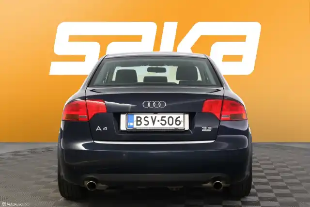 Sininen Sedan, Audi A4 – BSV-506