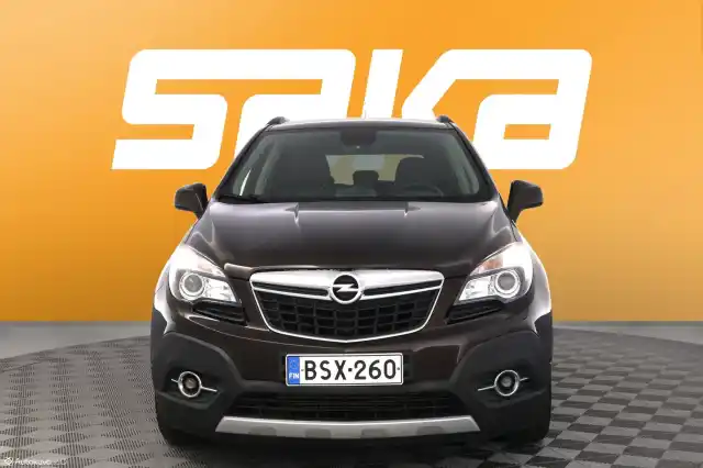 Ruskea Maastoauto, Opel Mokka – BSX-260