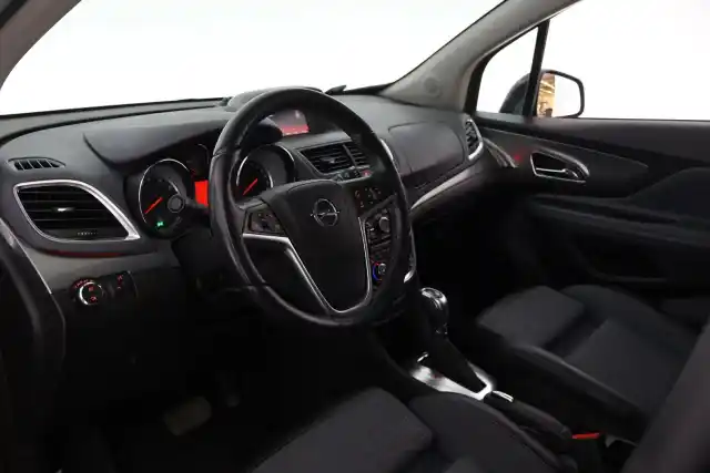 Ruskea Maastoauto, Opel Mokka – BSX-260