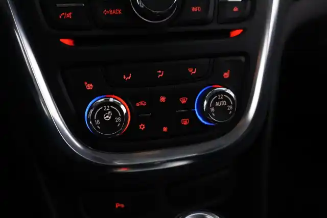 Ruskea Maastoauto, Opel Mokka – BSX-260