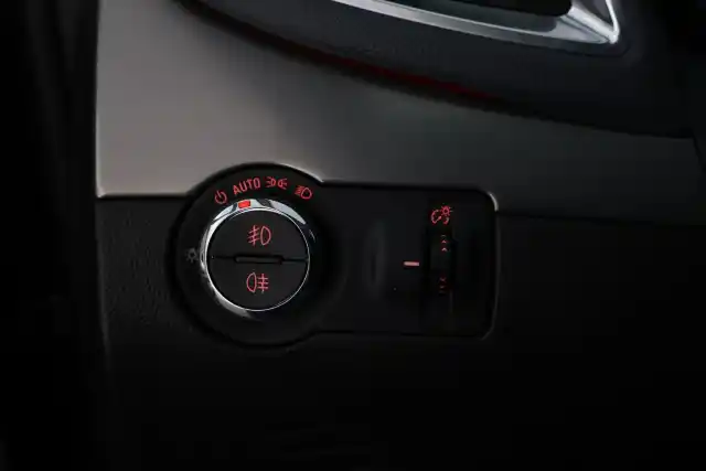 Ruskea Maastoauto, Opel Mokka – BSX-260