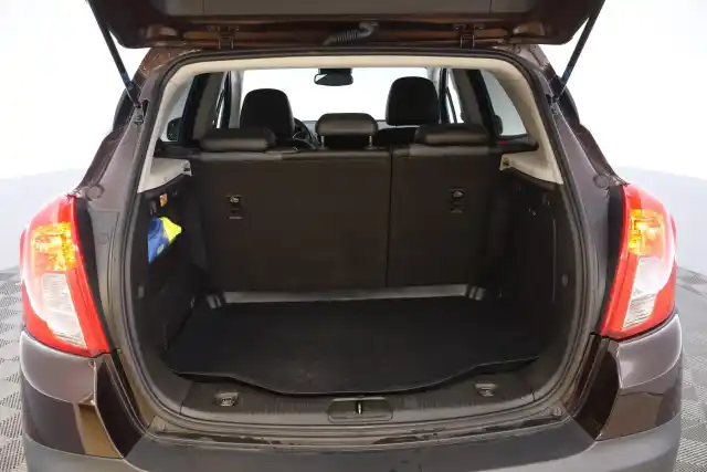 Ruskea Maastoauto, Opel Mokka – BSX-260