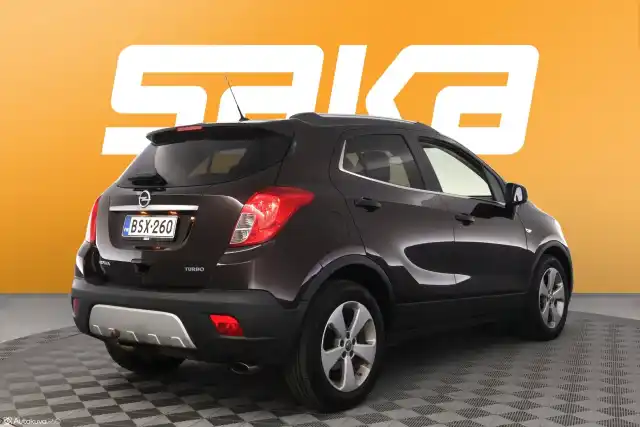 Ruskea Maastoauto, Opel Mokka – BSX-260