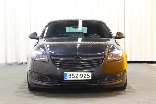 Musta Viistoperä, Opel Insignia – BSZ-925