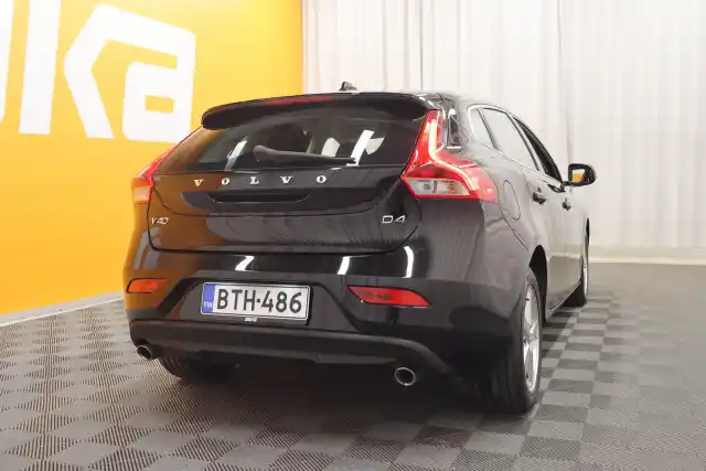 Musta Viistoperä, Volvo V40 – BTH-486