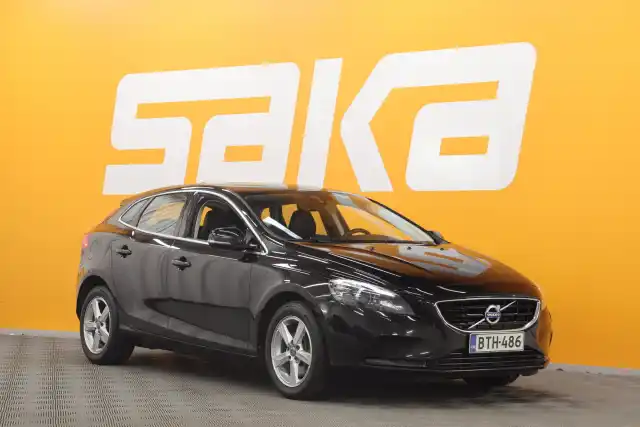 Musta Viistoperä, Volvo V40 – BTH-486