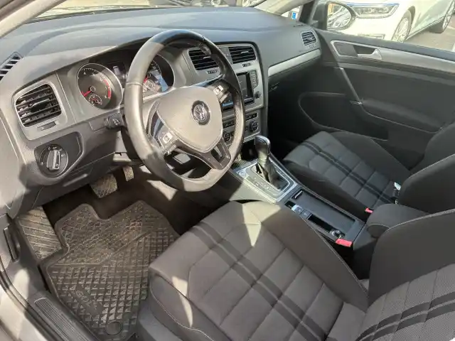 Harmaa Viistoperä, Volkswagen Golf – BTJ-147