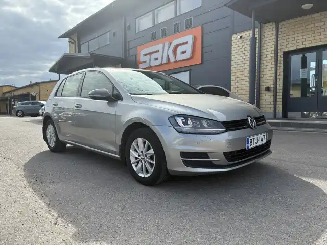 Harmaa Viistoperä, Volkswagen Golf – BTJ-147