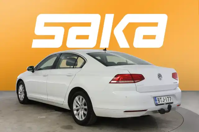 Valkoinen Sedan, Volkswagen Passat – BTJ-177